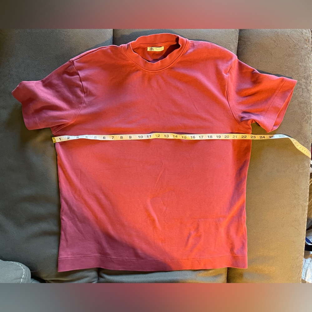 Vintage Zara maroon t-shirt.